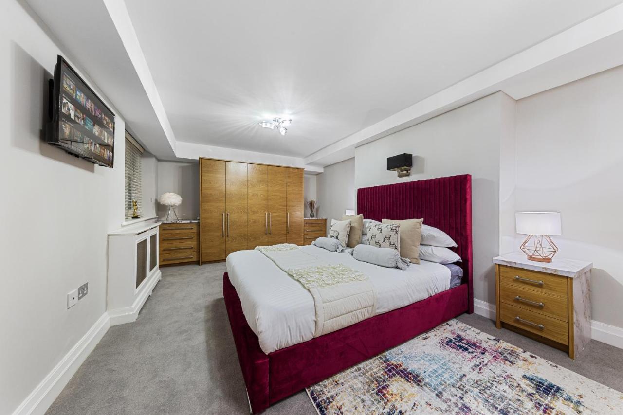 Ultra Massive House By Hyde Park Apartament *